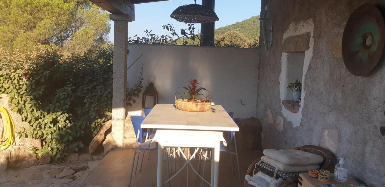 Rifugio Monte Pino Villa Telti Buitenkant foto