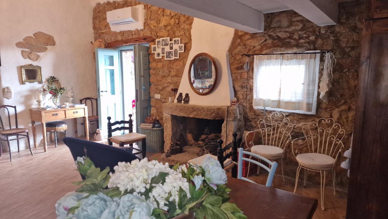 Rifugio Monte Pino Villa Telti Buitenkant foto