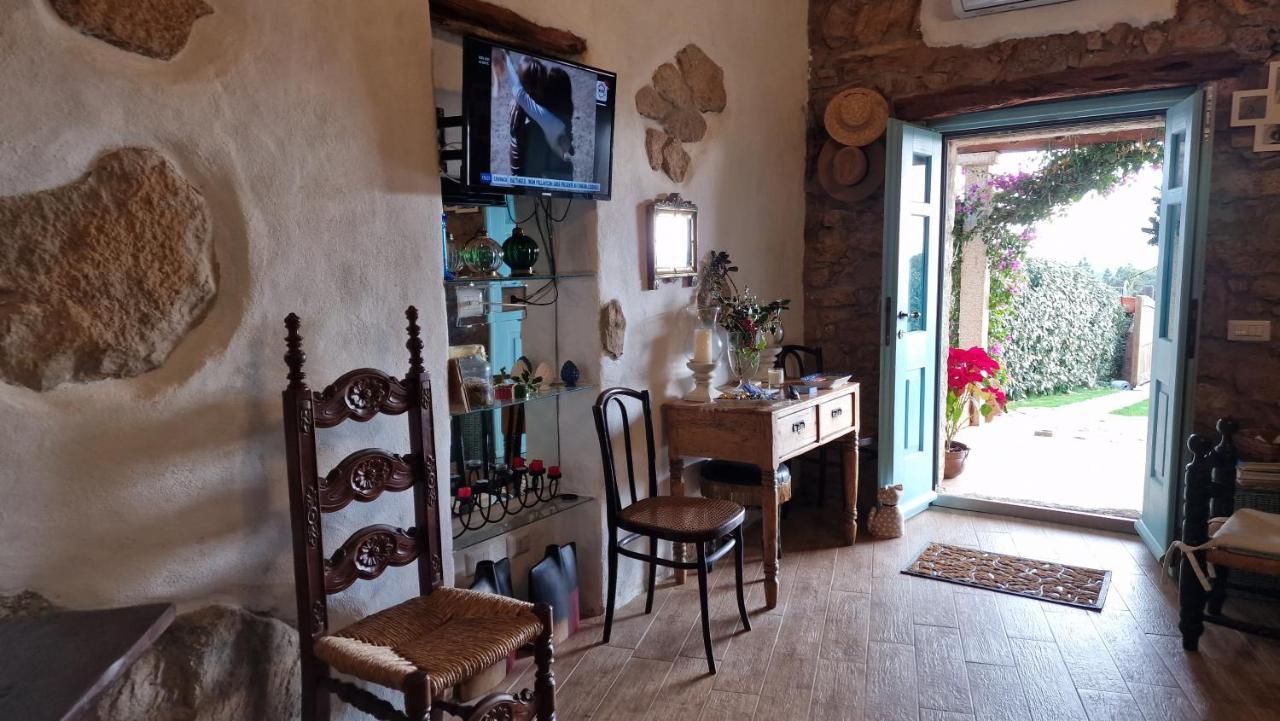 Rifugio Monte Pino Villa Telti Buitenkant foto