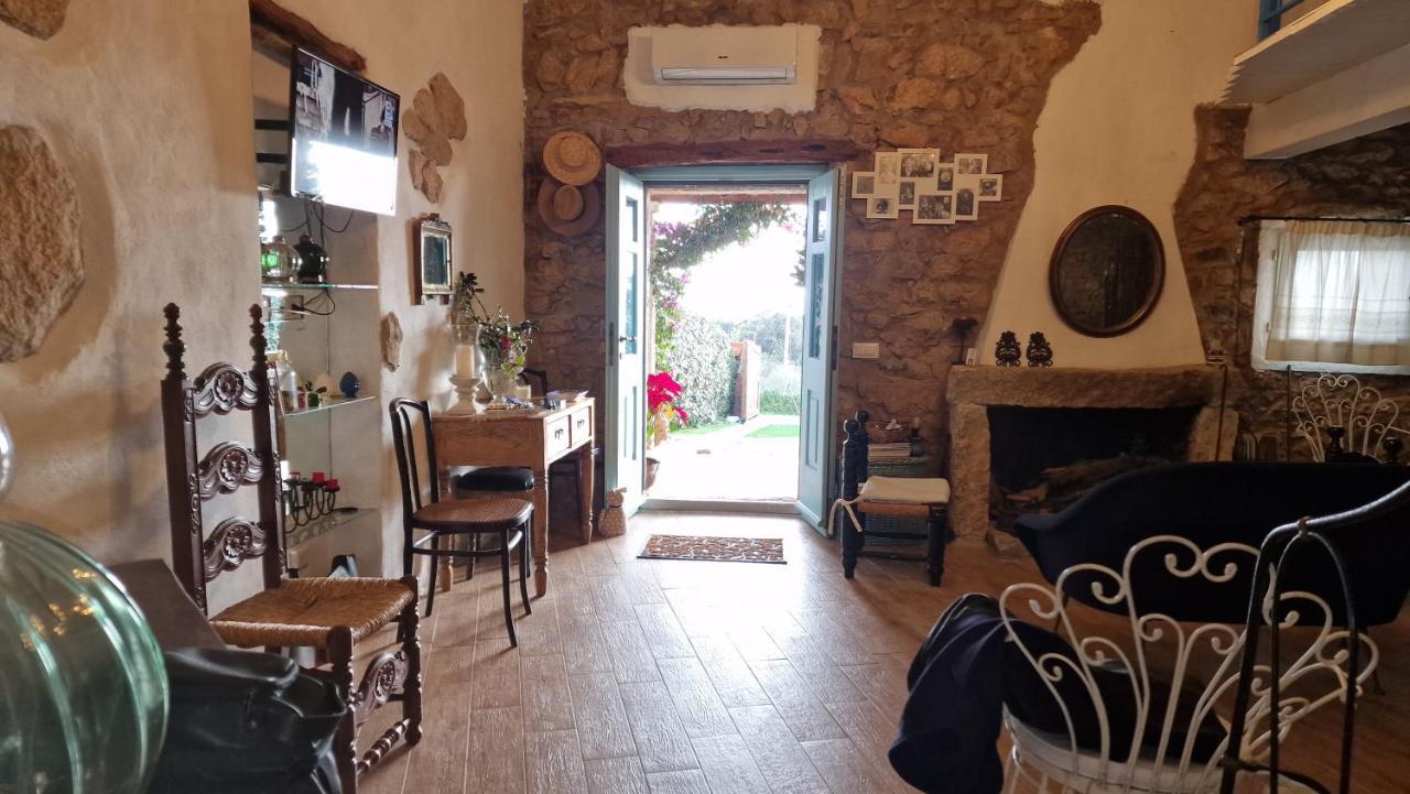 Rifugio Monte Pino Villa Telti Buitenkant foto
