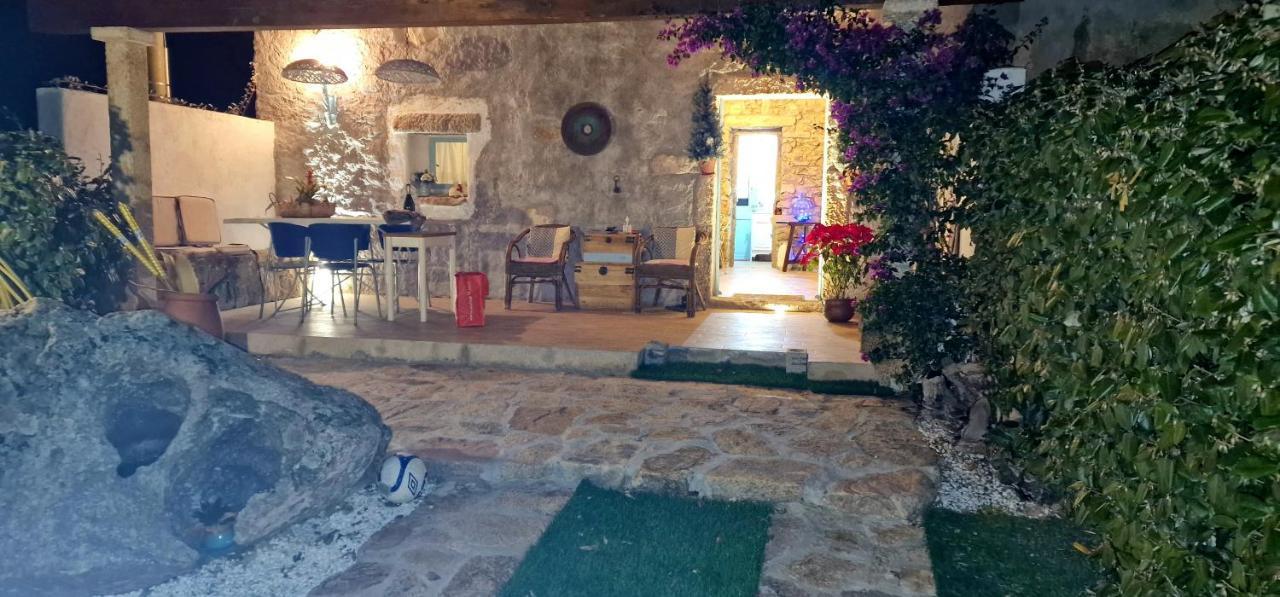 Rifugio Monte Pino Villa Telti Buitenkant foto