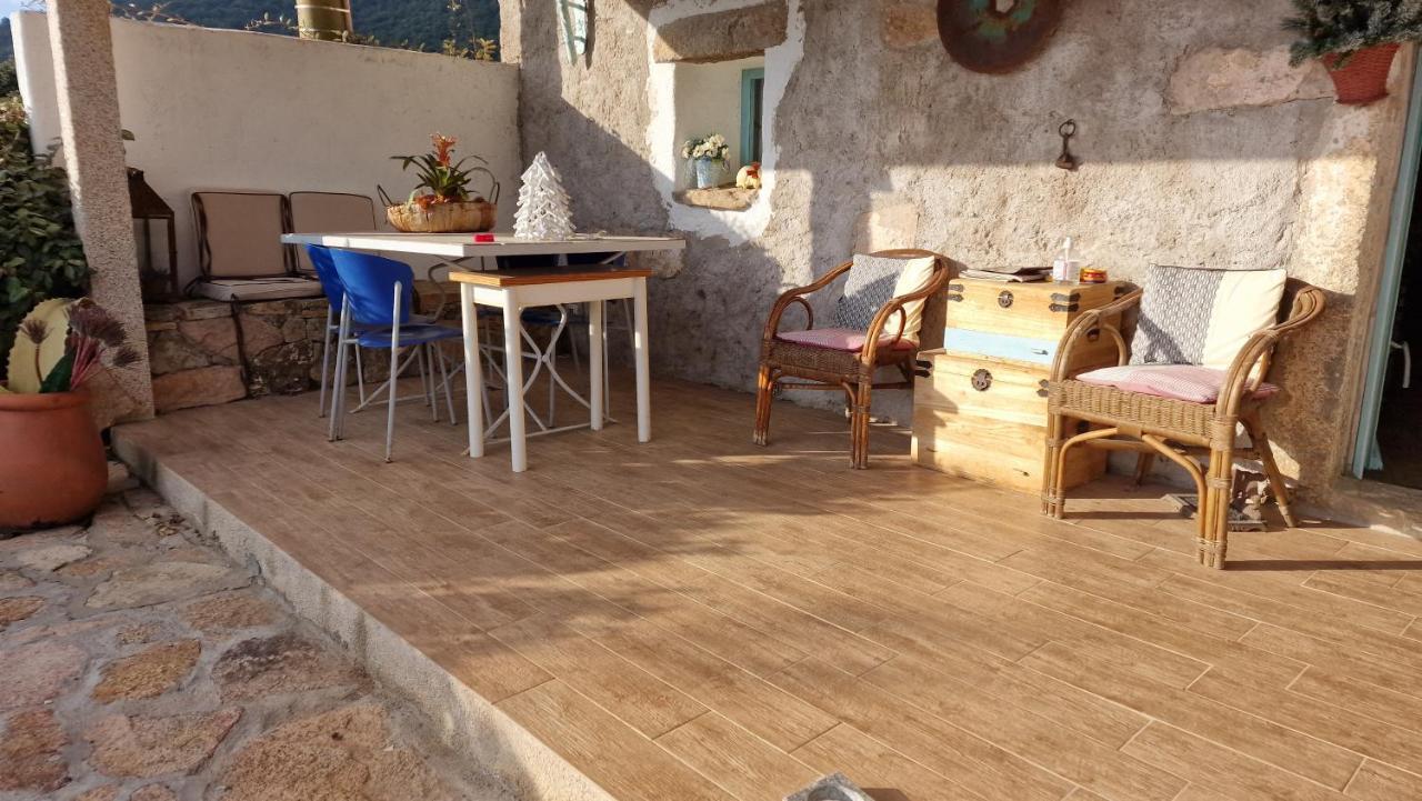 Rifugio Monte Pino Villa Telti Buitenkant foto